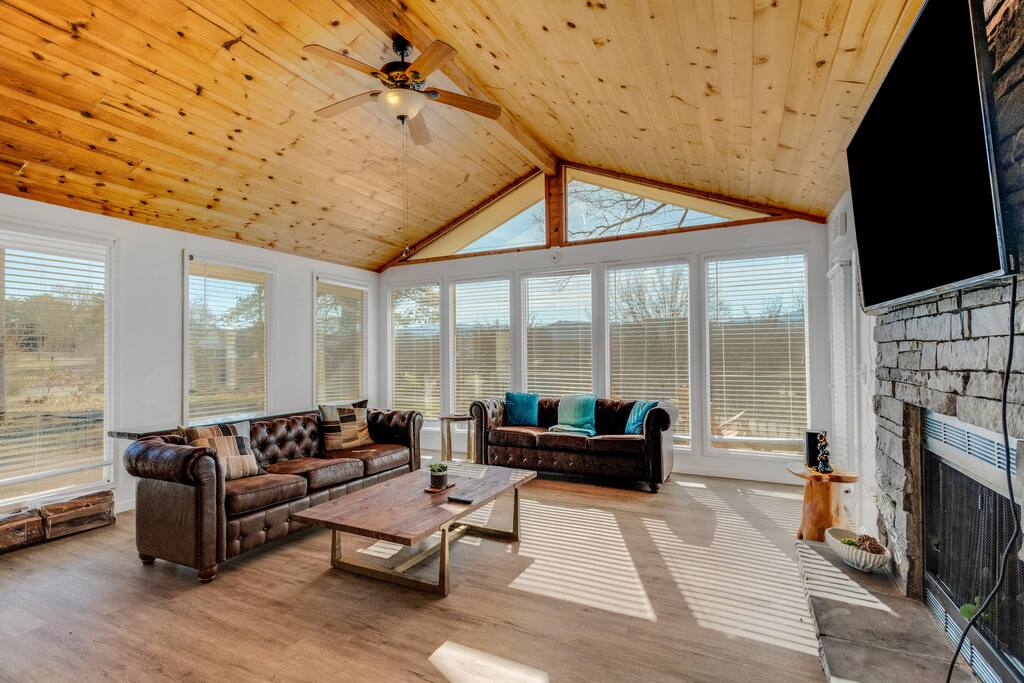 Haven Retreat in Tennessee 𝙗𝙮 𝙎𝙏𝘼𝙔-𝙏𝙊𝘿𝘼𝙔 | Modern Mountain