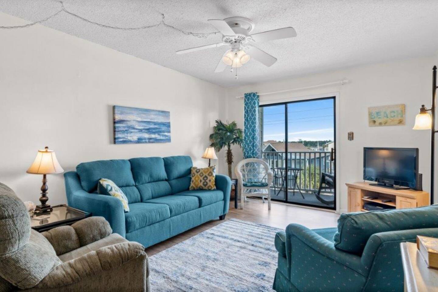 Charming 2BR Condo Steps from North Myrtle Beach
