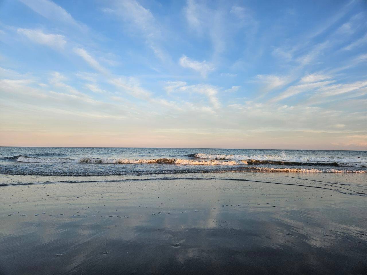 Renovated: 1B/B Sleeps 6 - Beachfront Resort