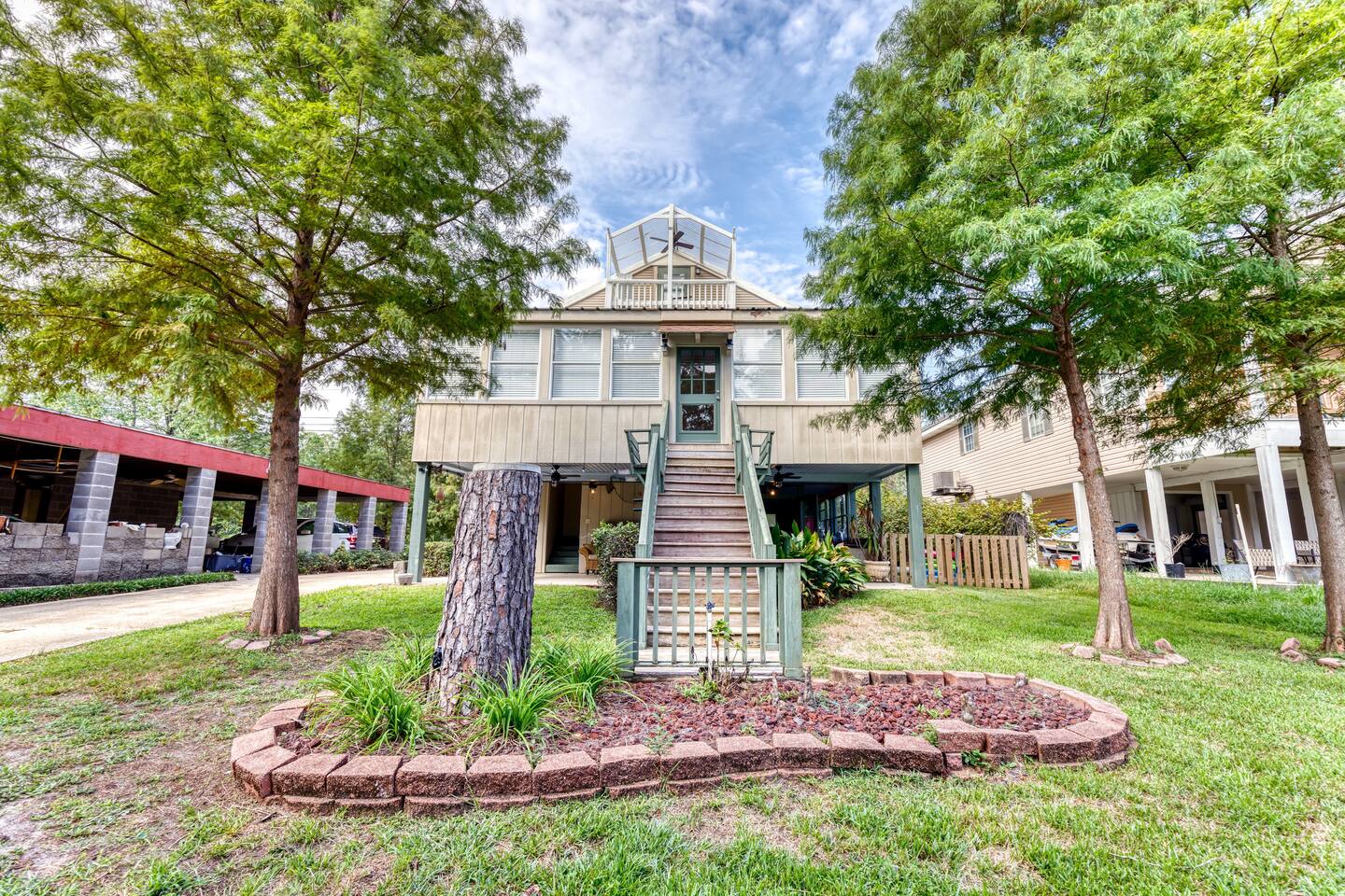 Waterfront views! Private Boat Launch