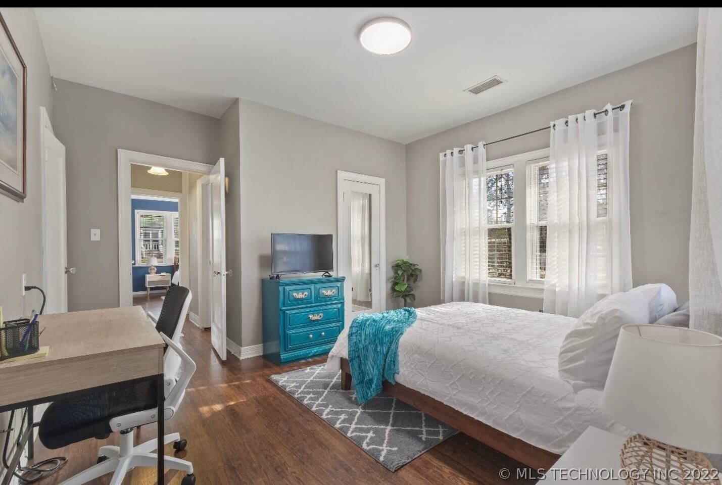 University Dormitory Craftsman