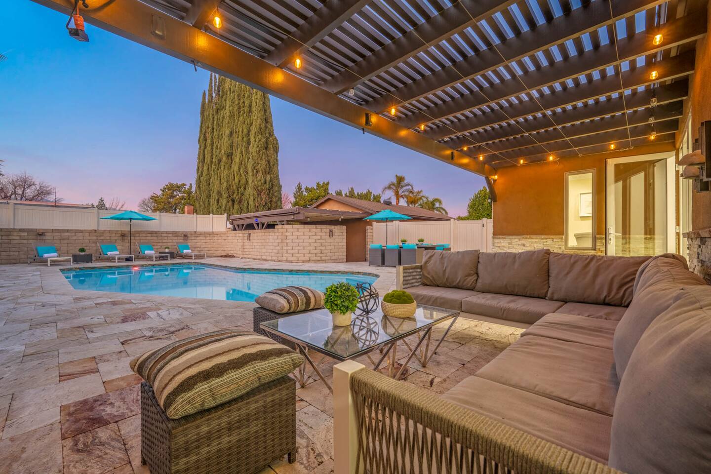 135 - Luxurious Estate Pool & Pool Table