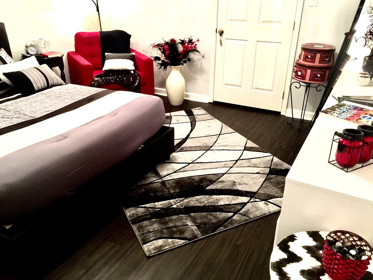 The Lux Room - Premier National Harbor House