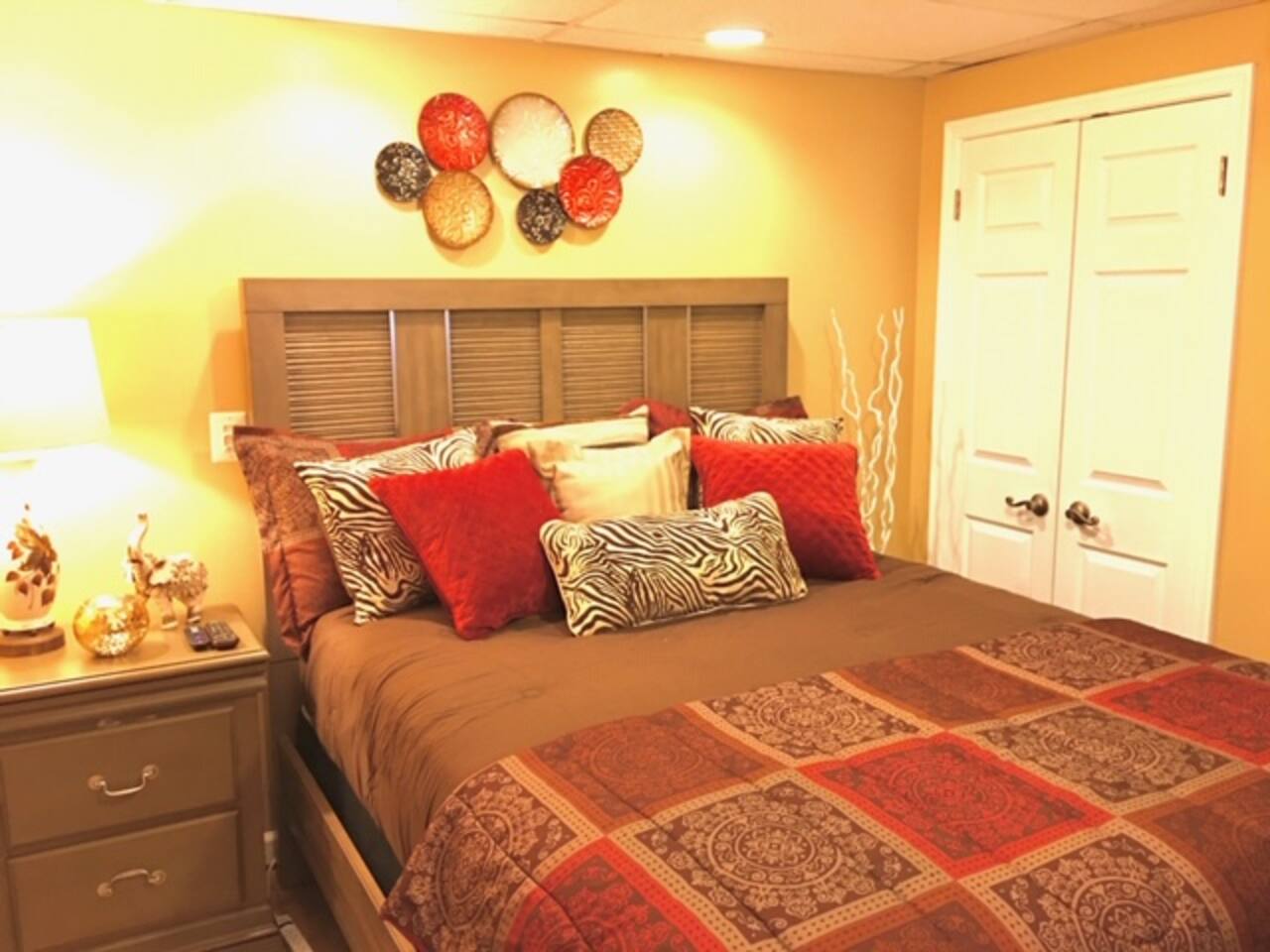 New Management! Victory Suite Queen Economy