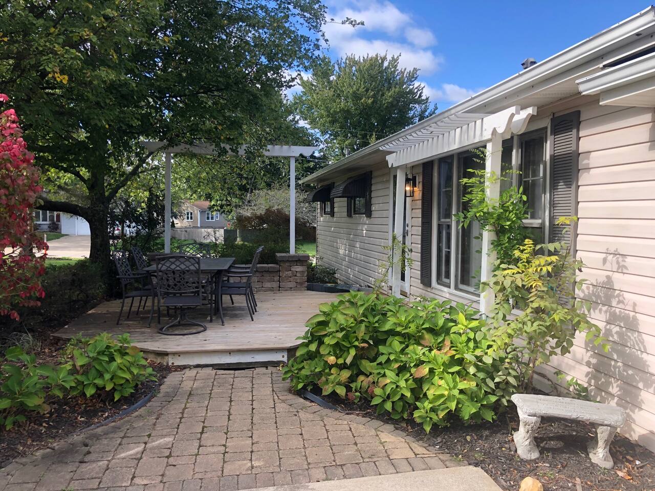 Comfortable One Floor*King Bed! A/C, Quiet, Safe