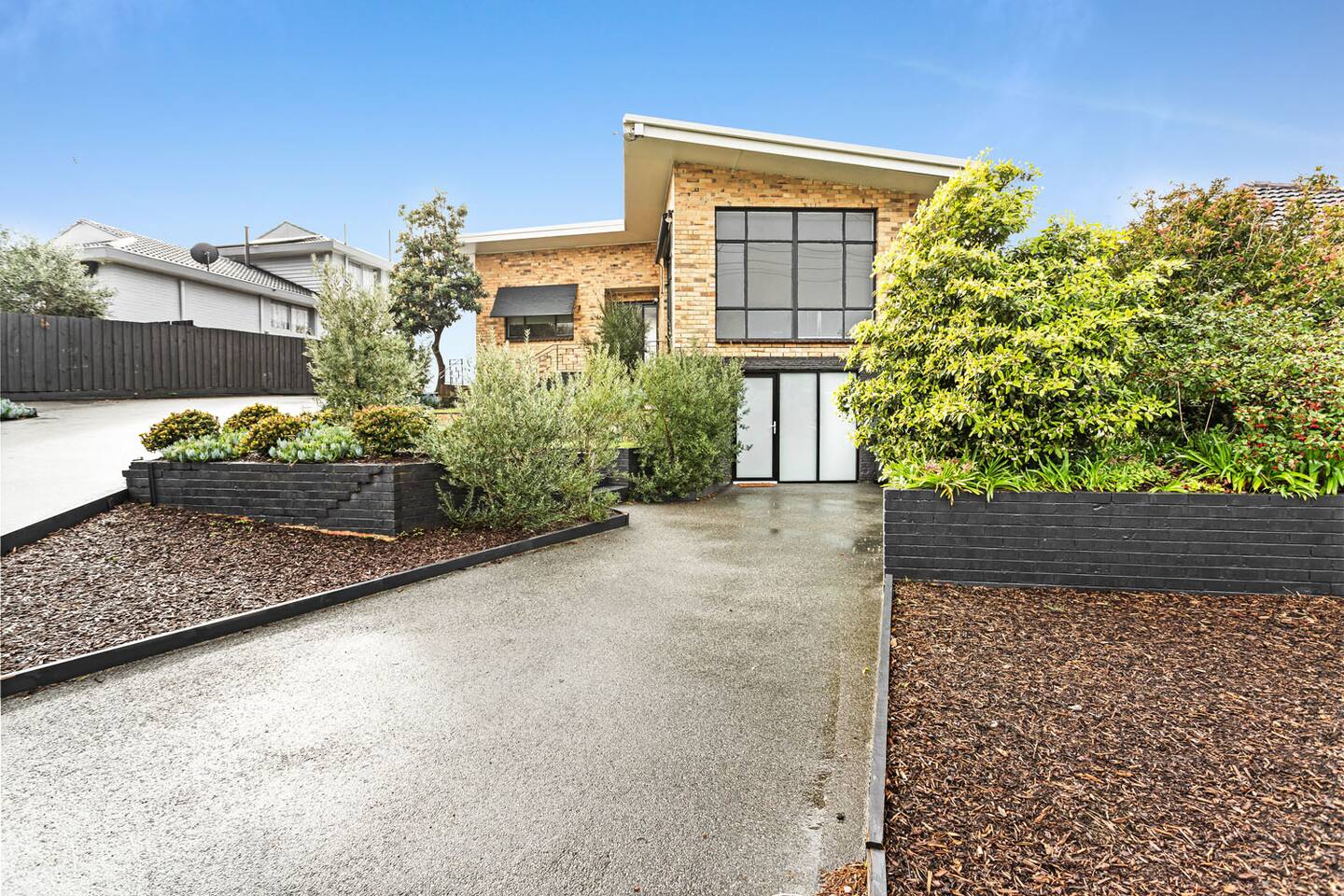 Family Beachside Escape Guesthouse by ReadySetStay