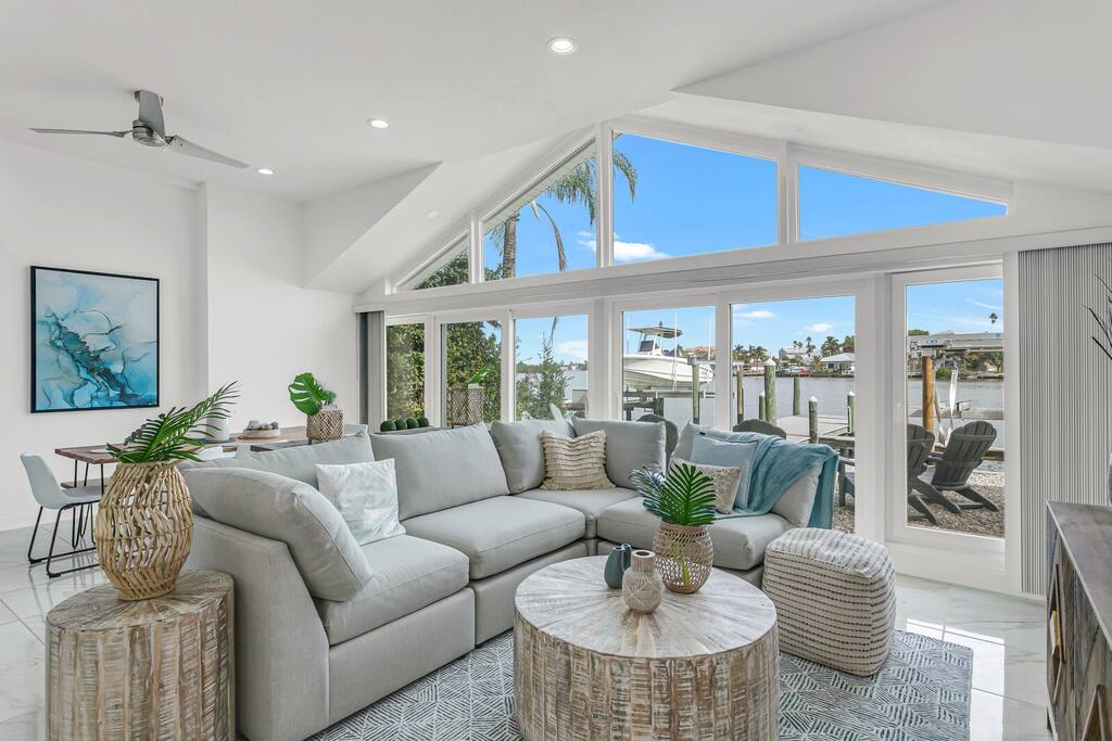 Walk to Beach! Waterfront Lux Retreat w/Kayaks