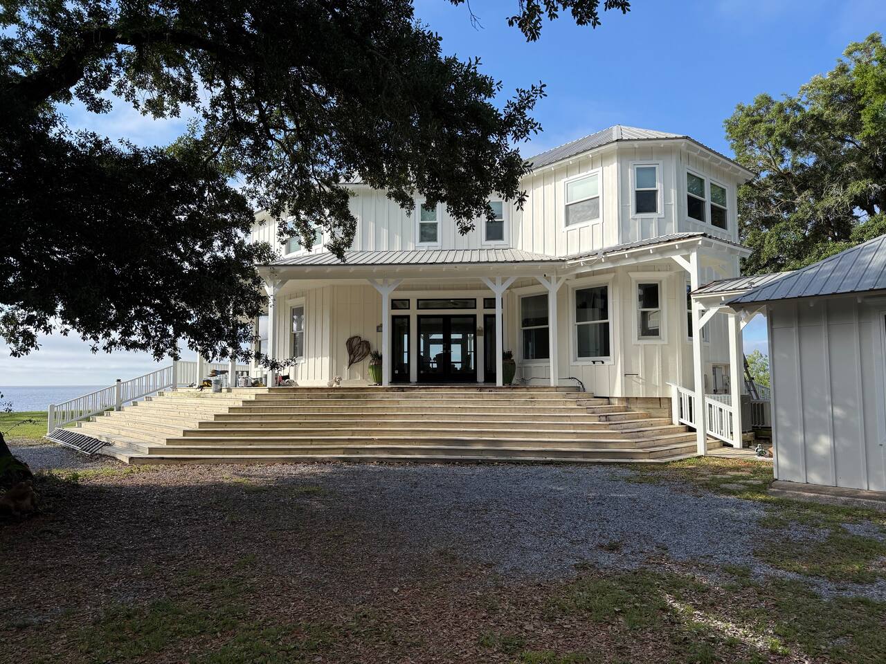 Gulf Front Home, Private Fishing Pier.