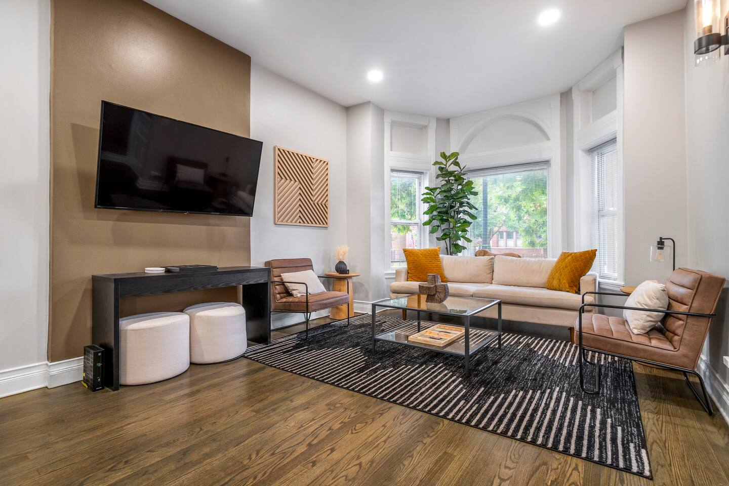 Lakeview Lux | Apt #1