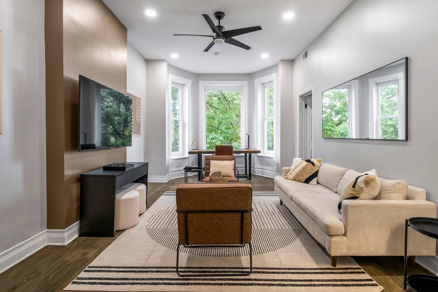 Lakeview Lux | Apt #2