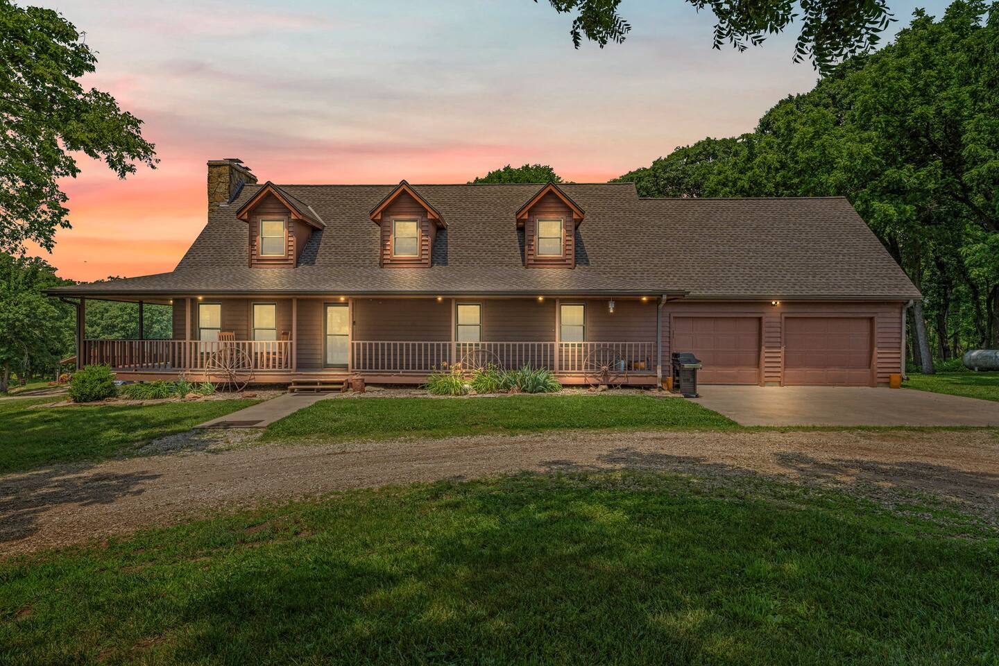 2 day discount! Close to the Lake! Nature inspired