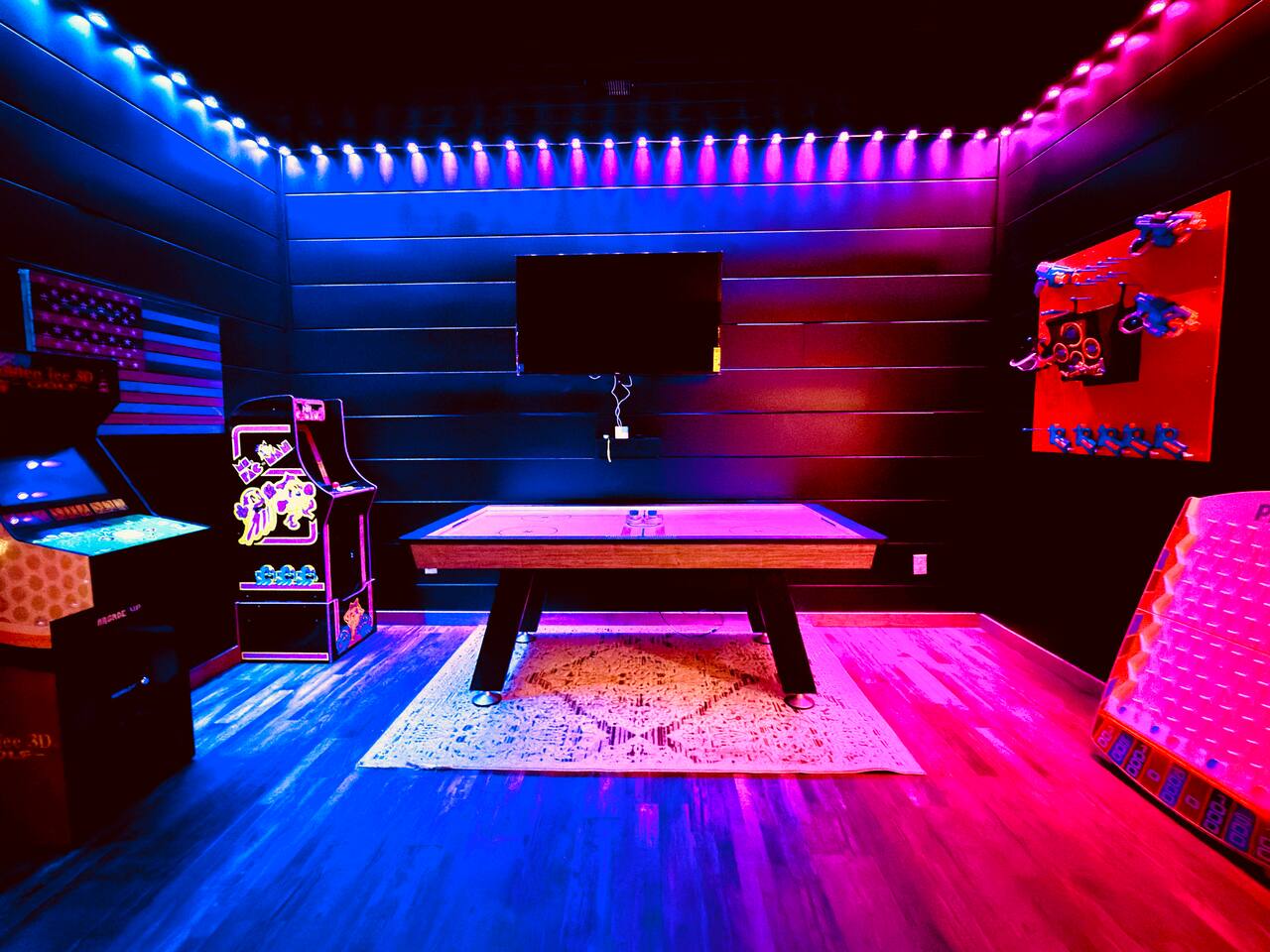 Glamping Dome + Cabin + Hot Tub + Game Room