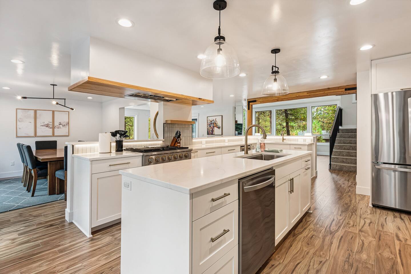 On Golf Course, Walk to Park, Hot tub, SHARC