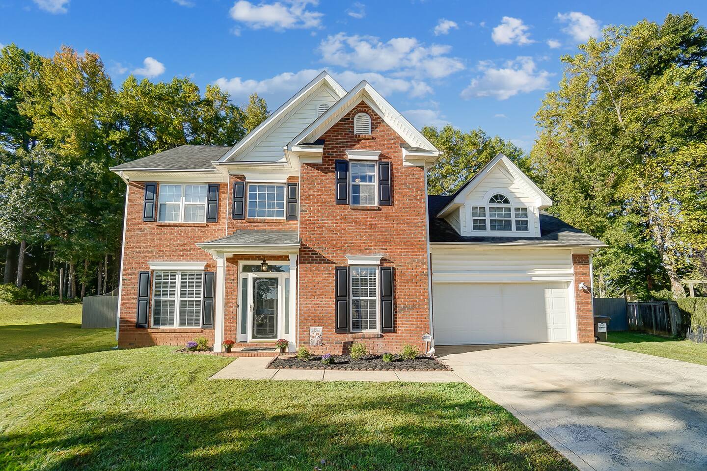 4BR Charlotte Getaway • Pool • Yard • Sleeps 10