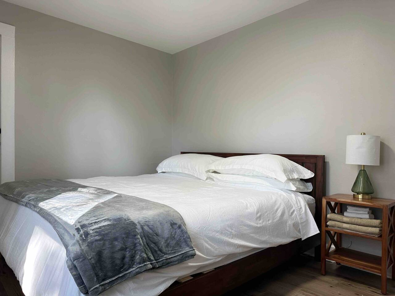 Rotherwood Roost / 2BR/1BA Apartment near UE