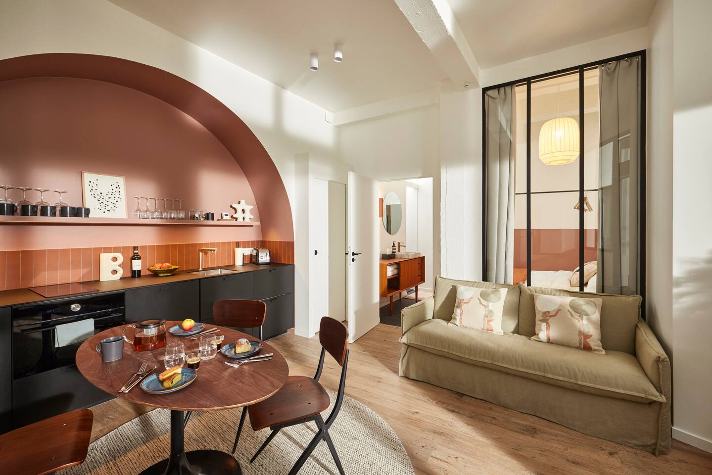 Cosy 1BR with outside space near Canal Saint Martin