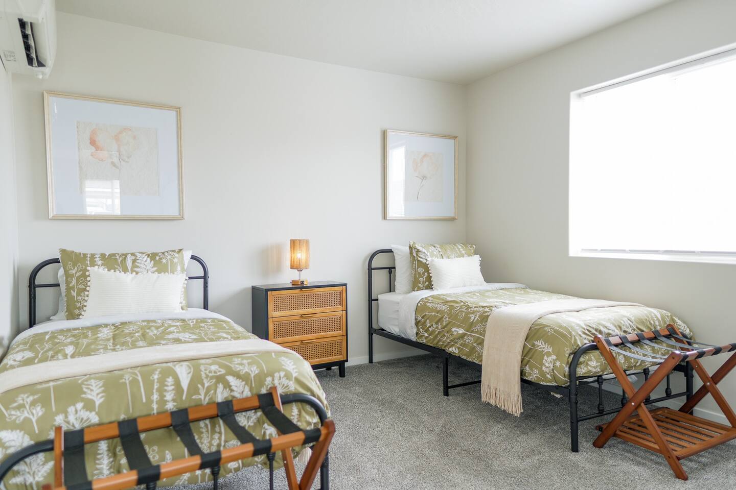 Tranquil Pasco Retreat: Modern Home (Sleeps 4)