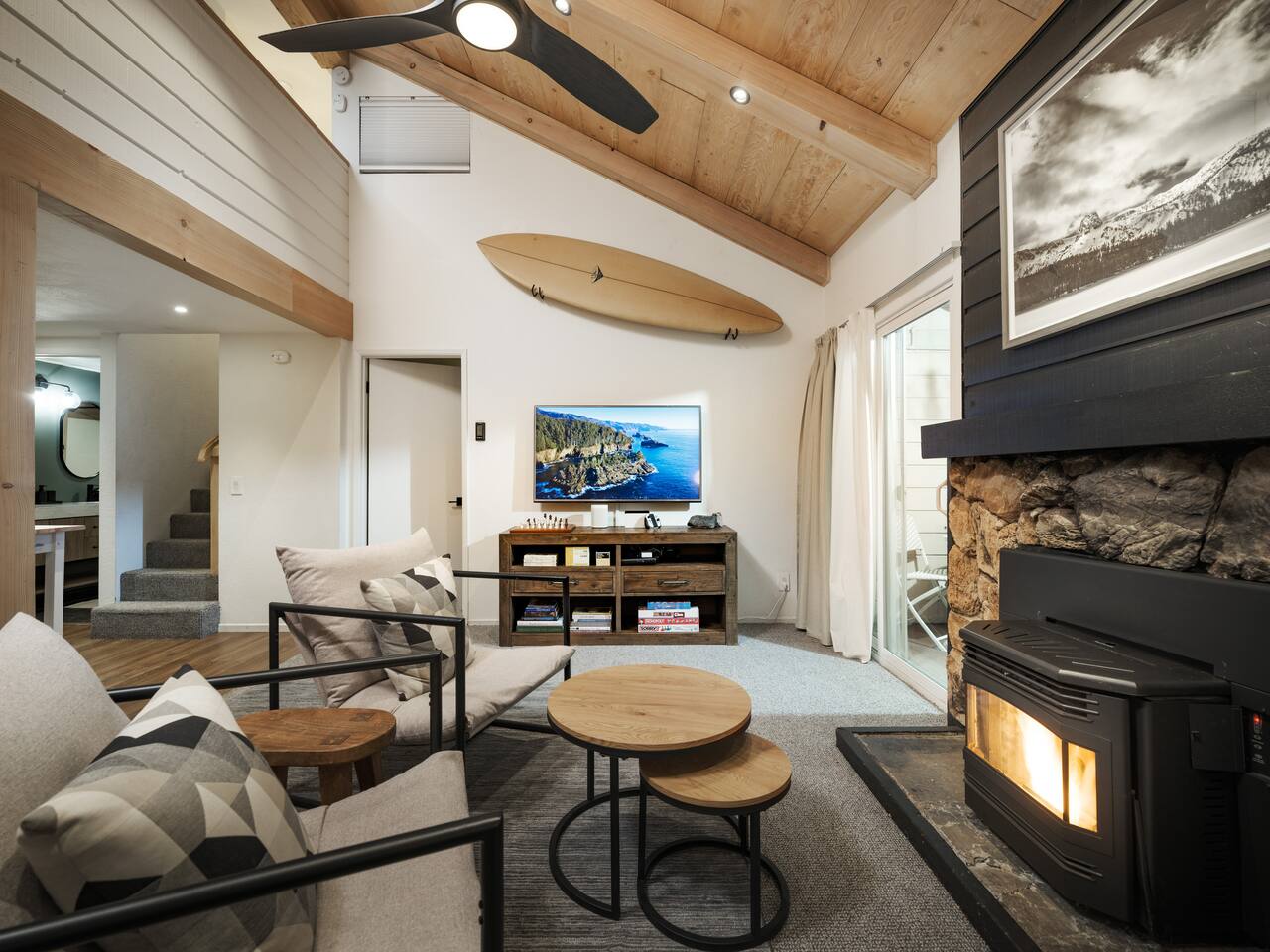 Designer Condo Walk to Town + Hot Tub & Pool