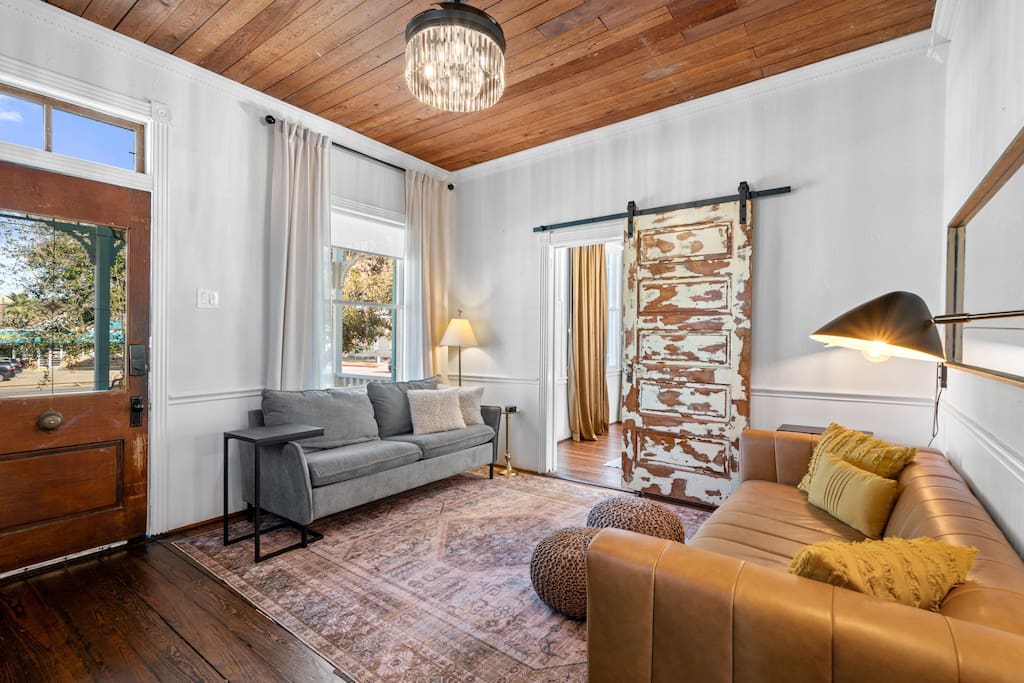 Walk to the Beach, Historic Cottage