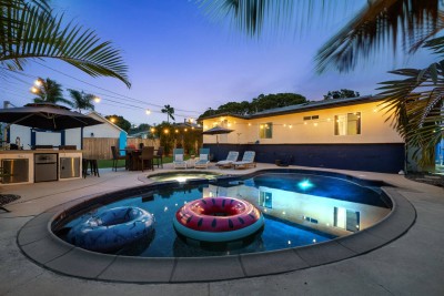 Group Getaway near Beach—Pool, Hot Tub, Sauna, Gym photo 1