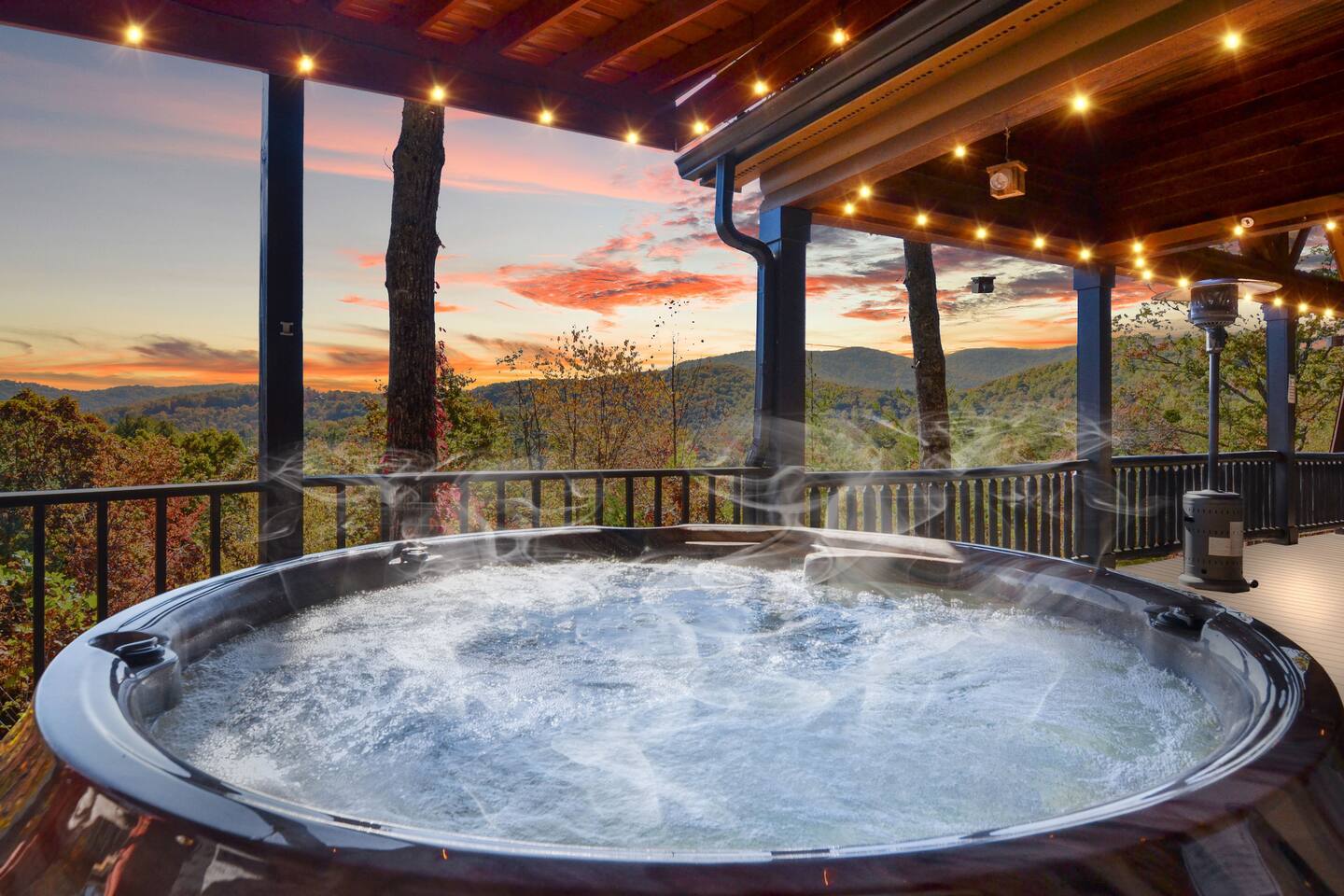 MTN VIEWS! HotTub | Firepit | Families | Luxury