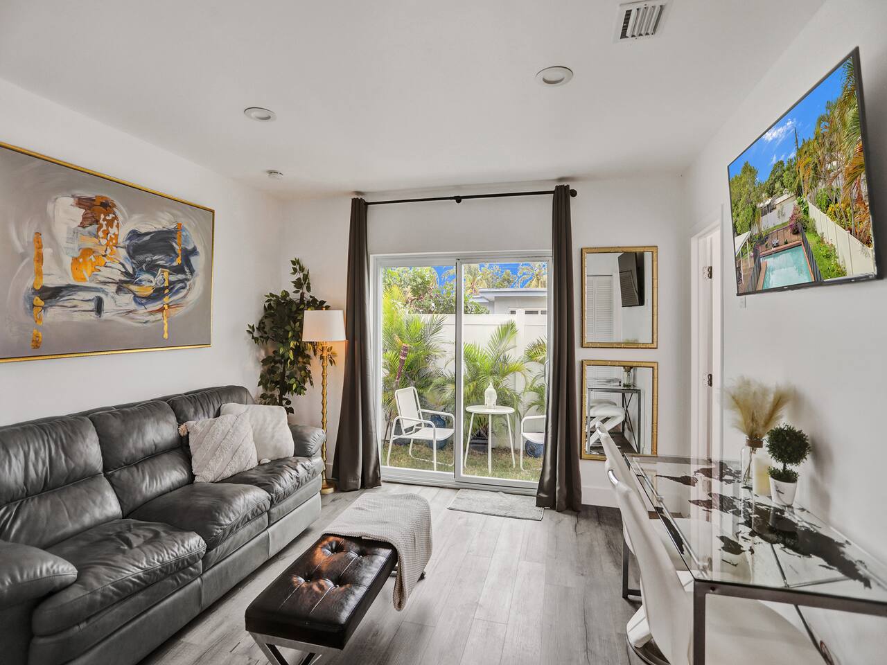 1 |Apartment Near the Beach | Private Backyard