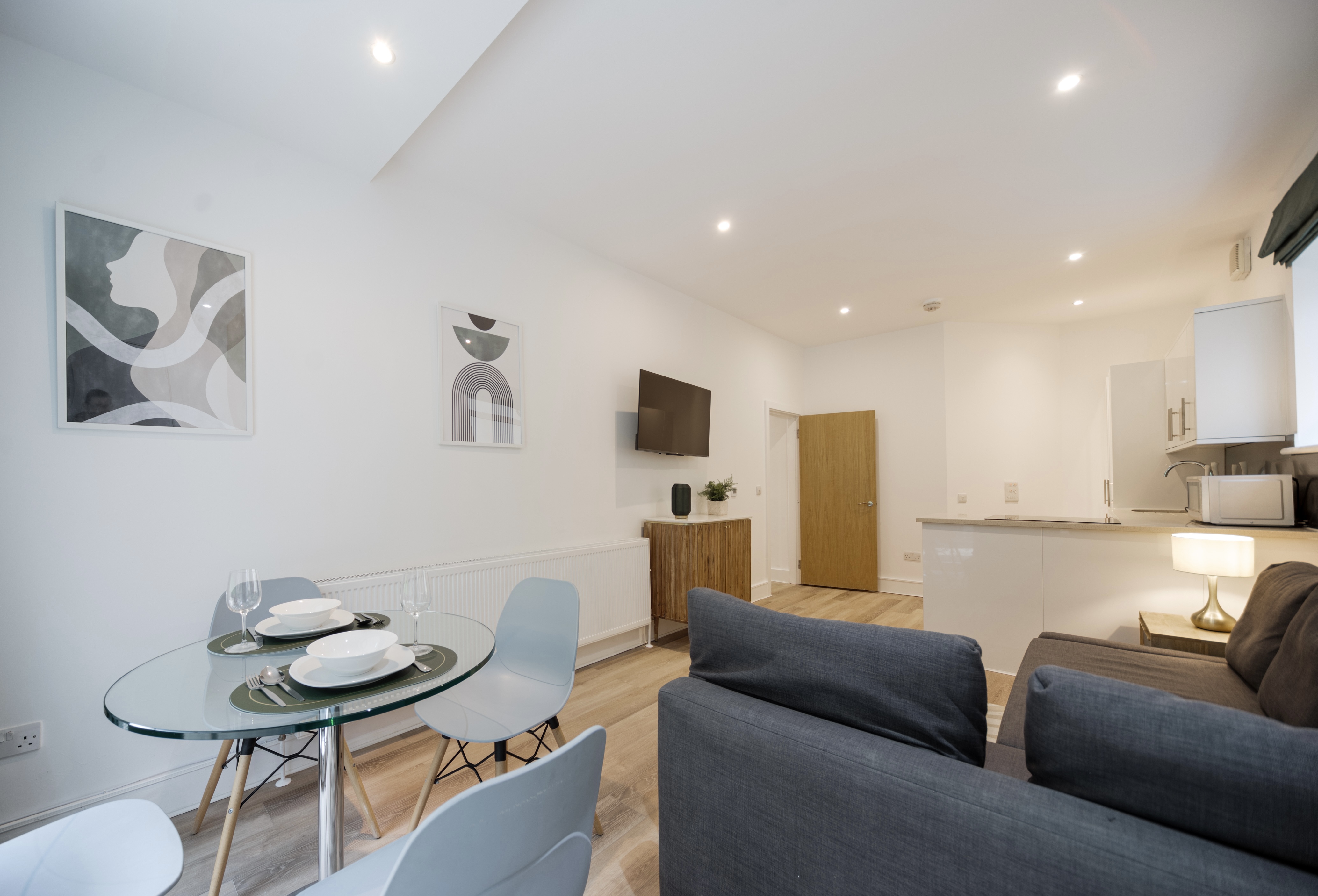 Comfortable abode, located in Kensington