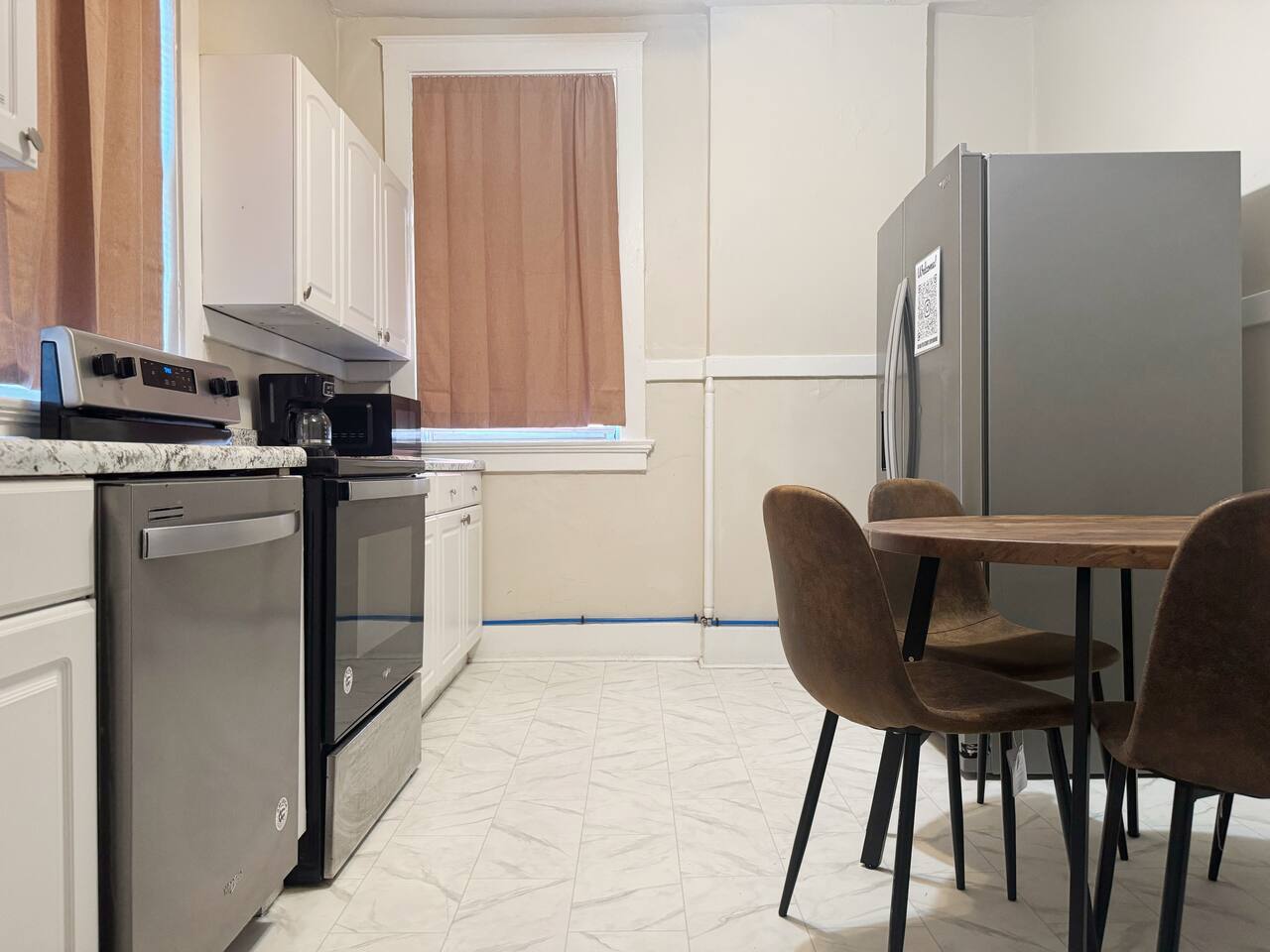 Steps from Riverfront Downtown EVV 1BD/1BA Apt