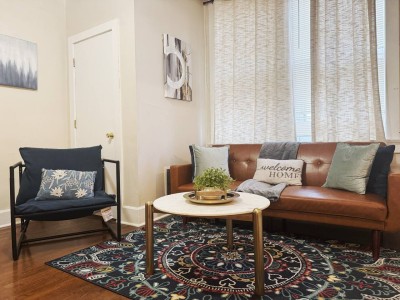 Steps from Riverfront Downtown EVV 1BD/1BA Apt