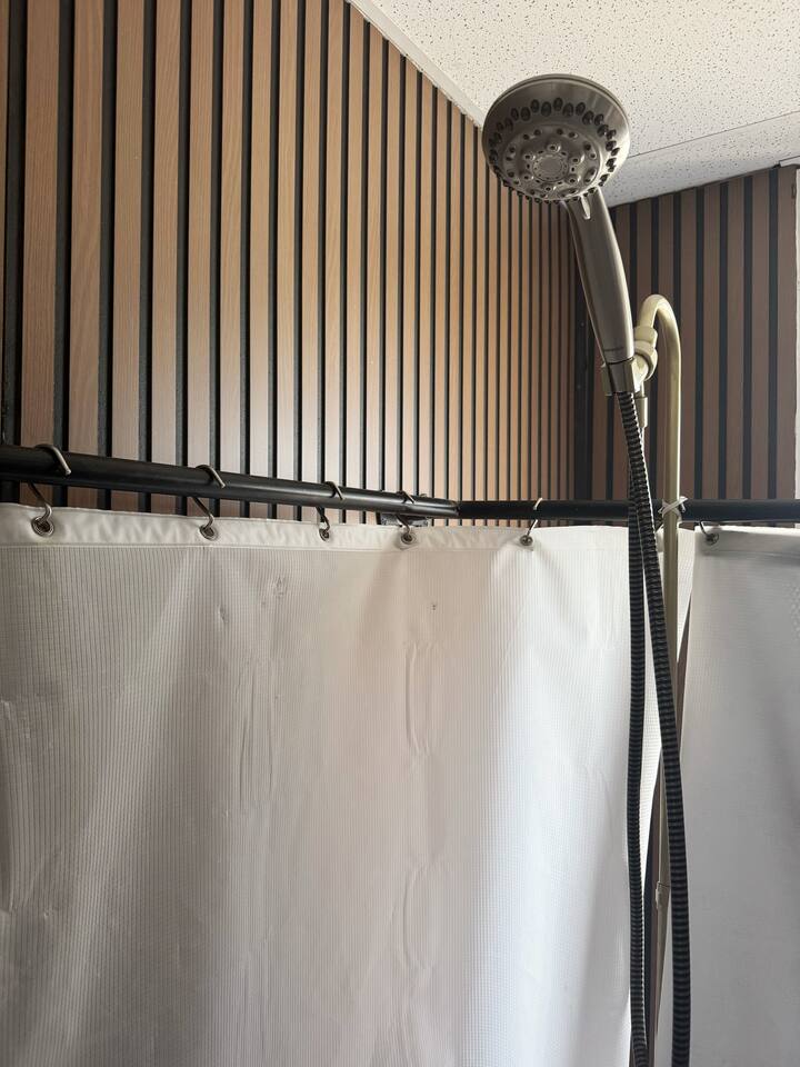 Steps from Riverfront Downtown EVV 1BD/1BA Apt