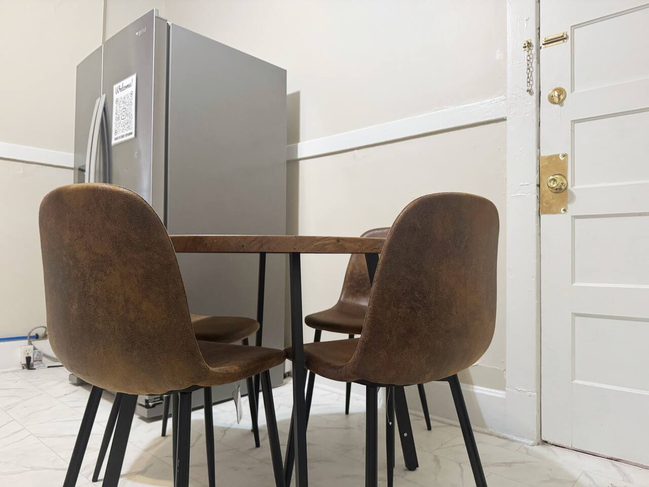 Steps from Riverfront Downtown EVV 1BD/1BA Apt