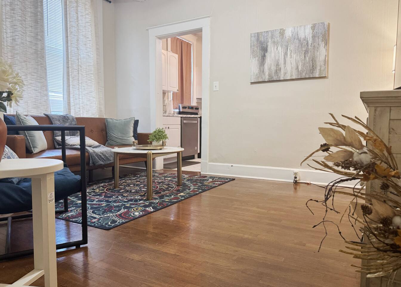 Steps from Riverfront Downtown EVV 1BD/1BA Apt