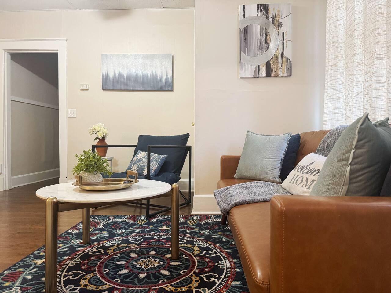 Steps from Riverfront Downtown EVV 1BD/1BA Apt