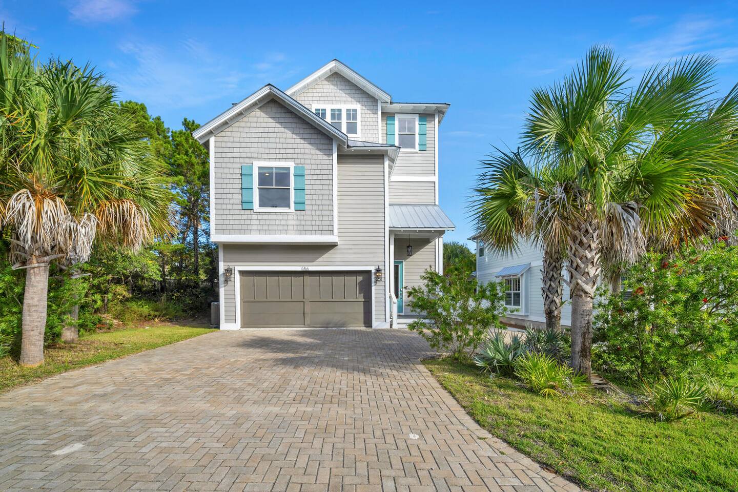 Walk to Beach in 15! Pet Friendly, Pool, Dock