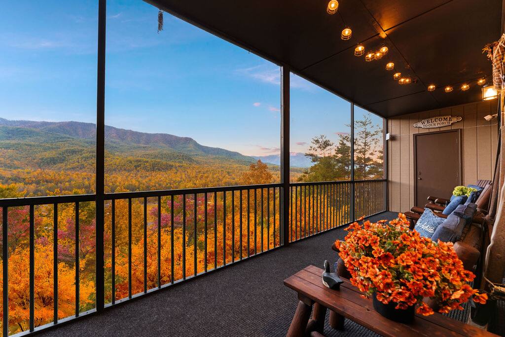 Mountain View | 2 King Beds | Fireplace | Spacious Retreat