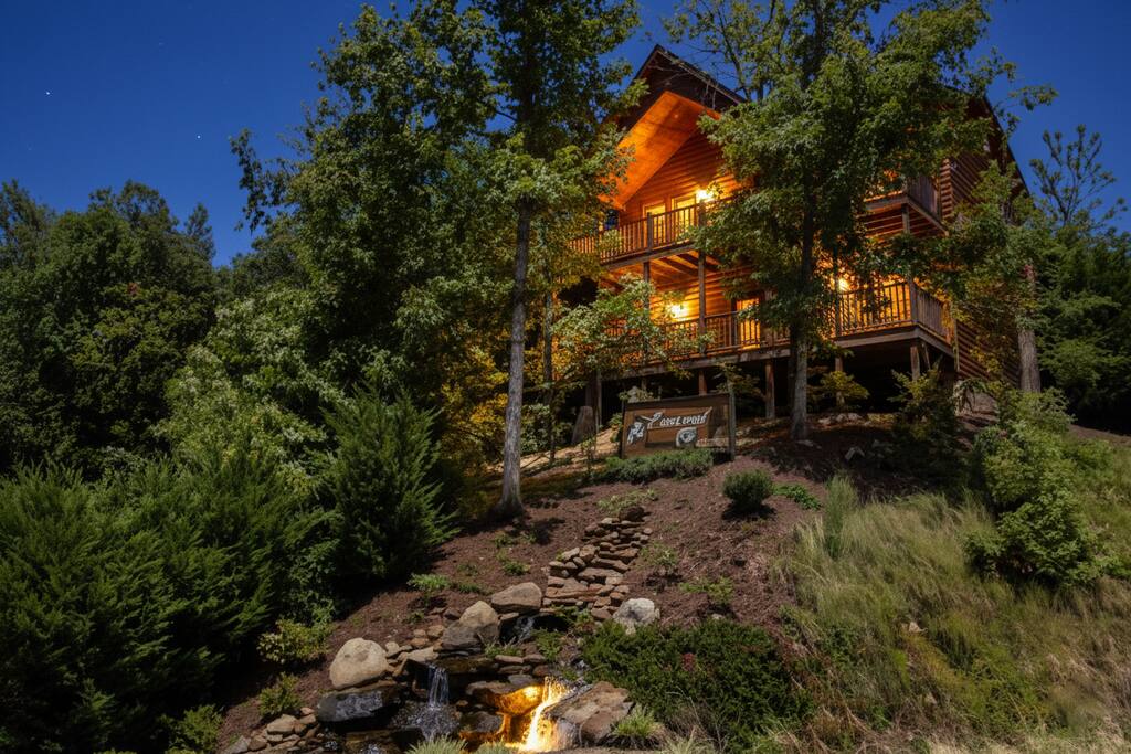 Smoky Mountain Heaven IV, 4 Luxury King Suites