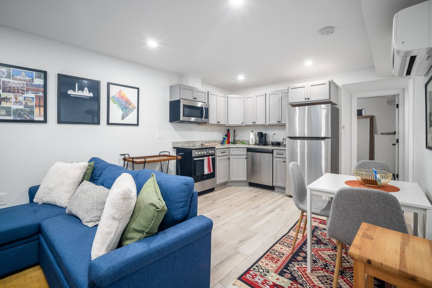 Cozy And Peaceful Newly Renovated Basement Suite !