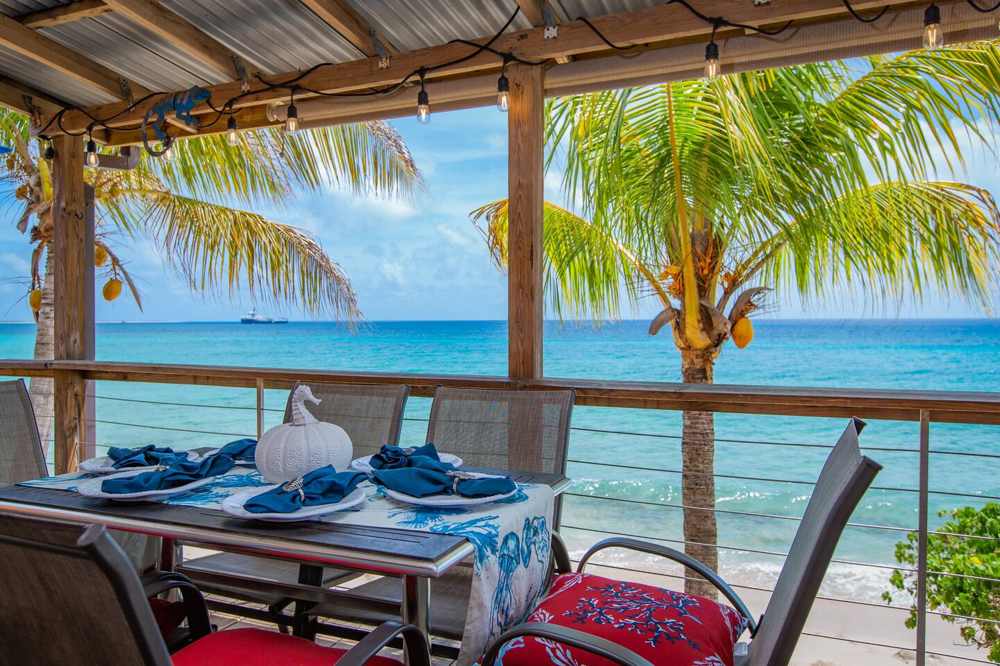 Beachfront | Walk to Restaurants & Historic Sites