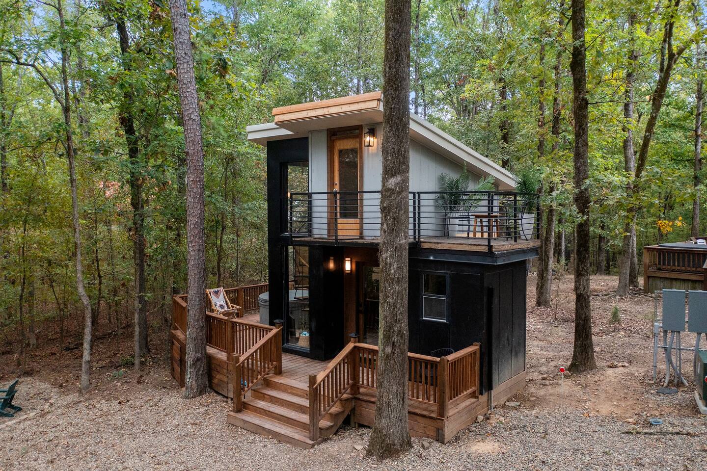 The Novia - Woodsy Couples Retreat