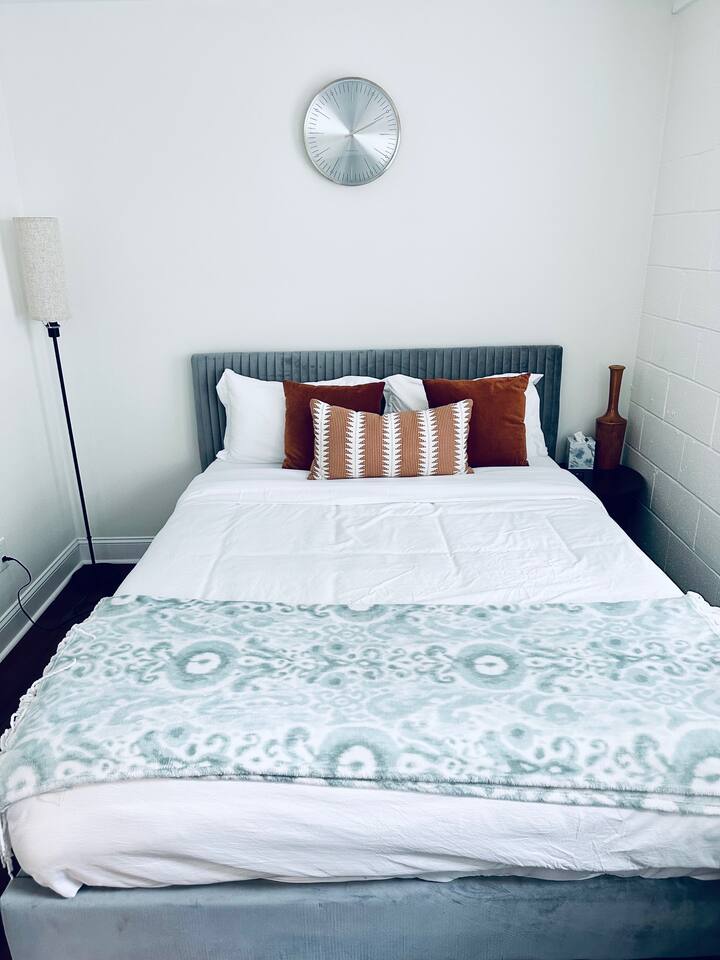 1BR Stylish Suite Near DT