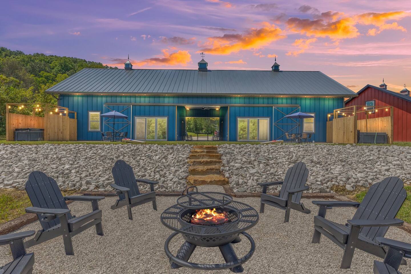 New Barndo/Kayak Launch/ 2 Private Hot Tubs