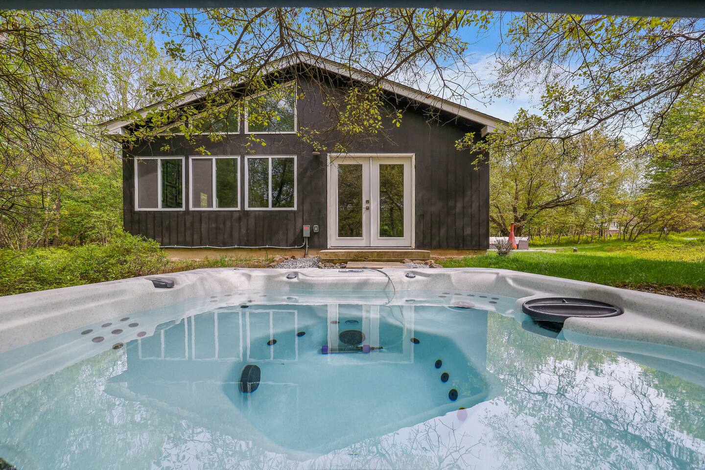 Modern Rustic Private Ranch w/ Saltwater Hot tub