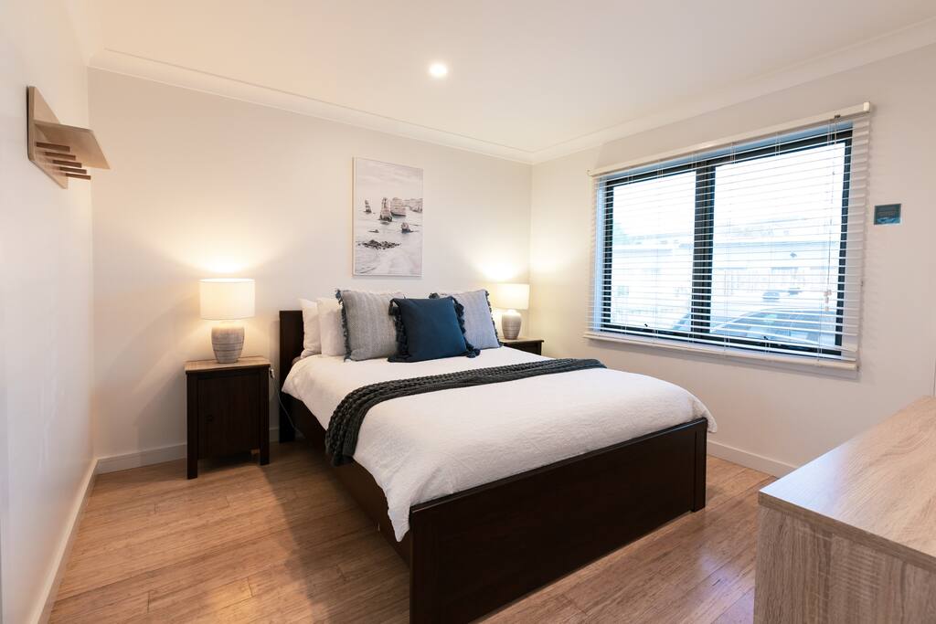 Pet Friendly | 3 min walk to water | Large Patio