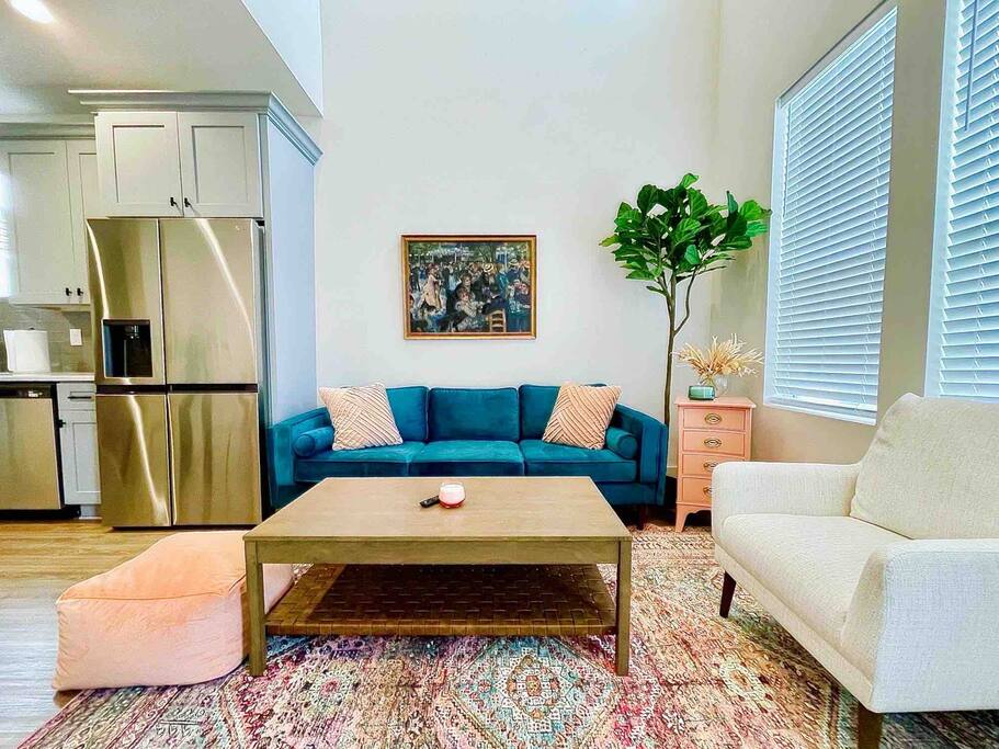 Pelican House|Prime Location W/Luxury Amenities
