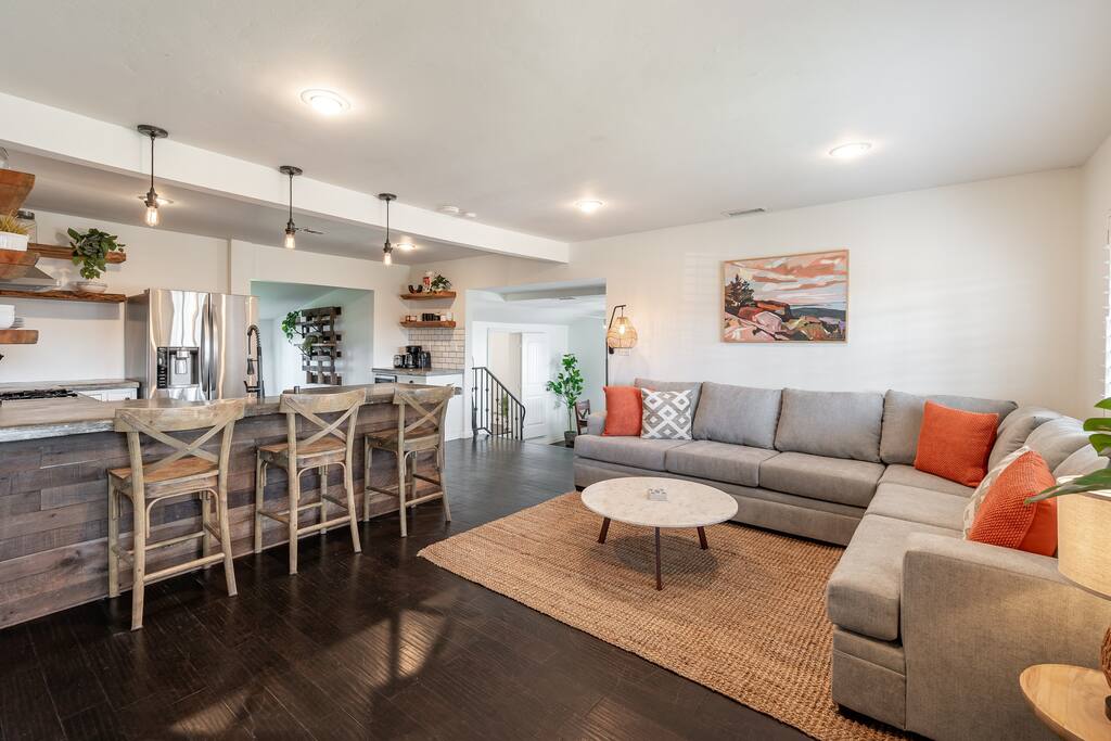 Cozy Mid-Century Charmer | Huge Backyard | Firepit
