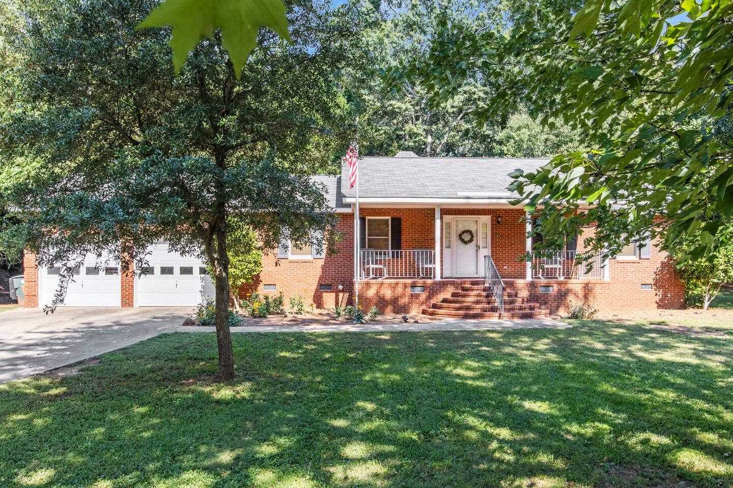 Greenville Monthly: Garage, King Beds, Creek