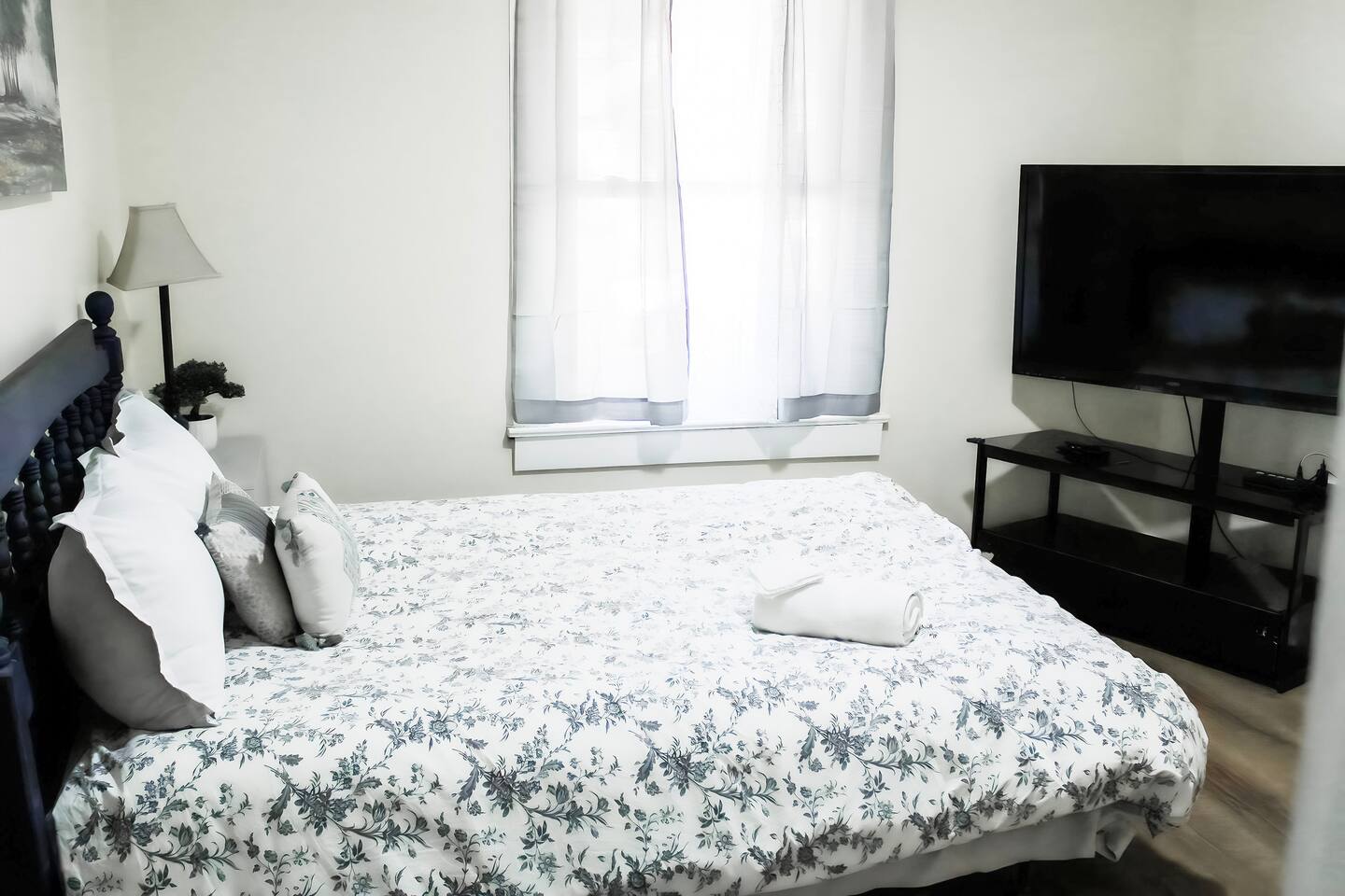 Cozy City Retreat Near Downtown Indianapolis-RM #2