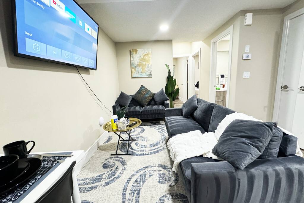 Pet-Lovers Paradise: 2Bd Bsmt/16min to YEG Airport