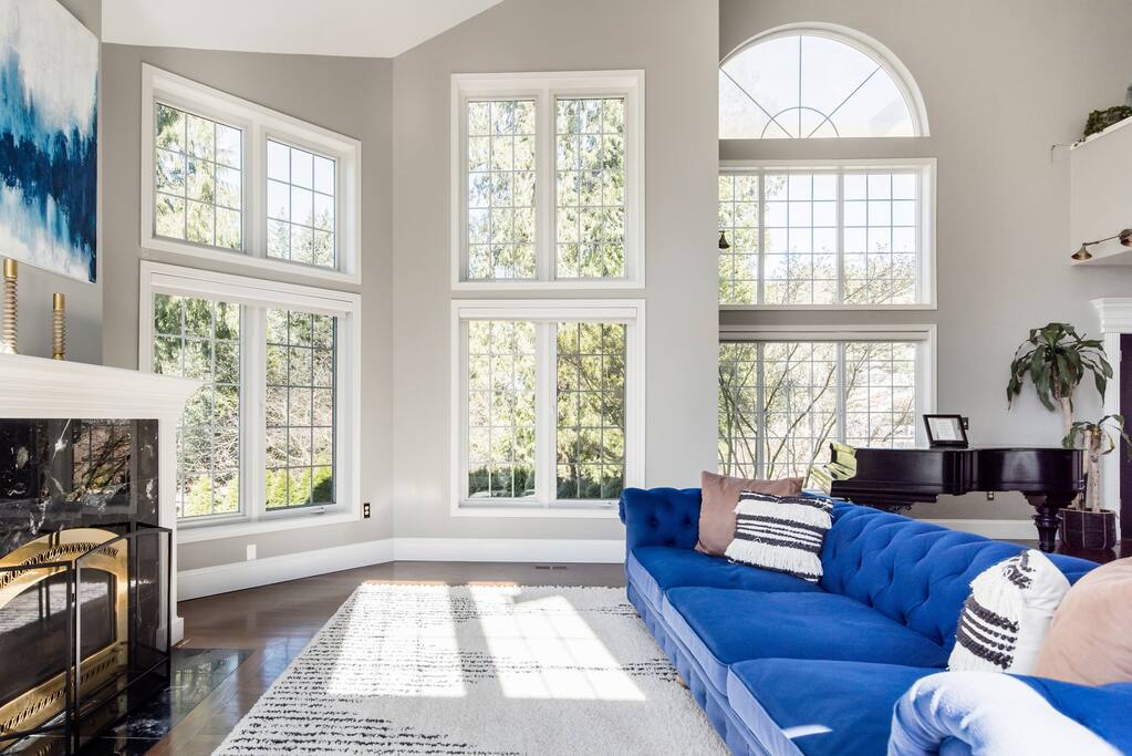 Resplendent Lakeside Community Home by Microsoft