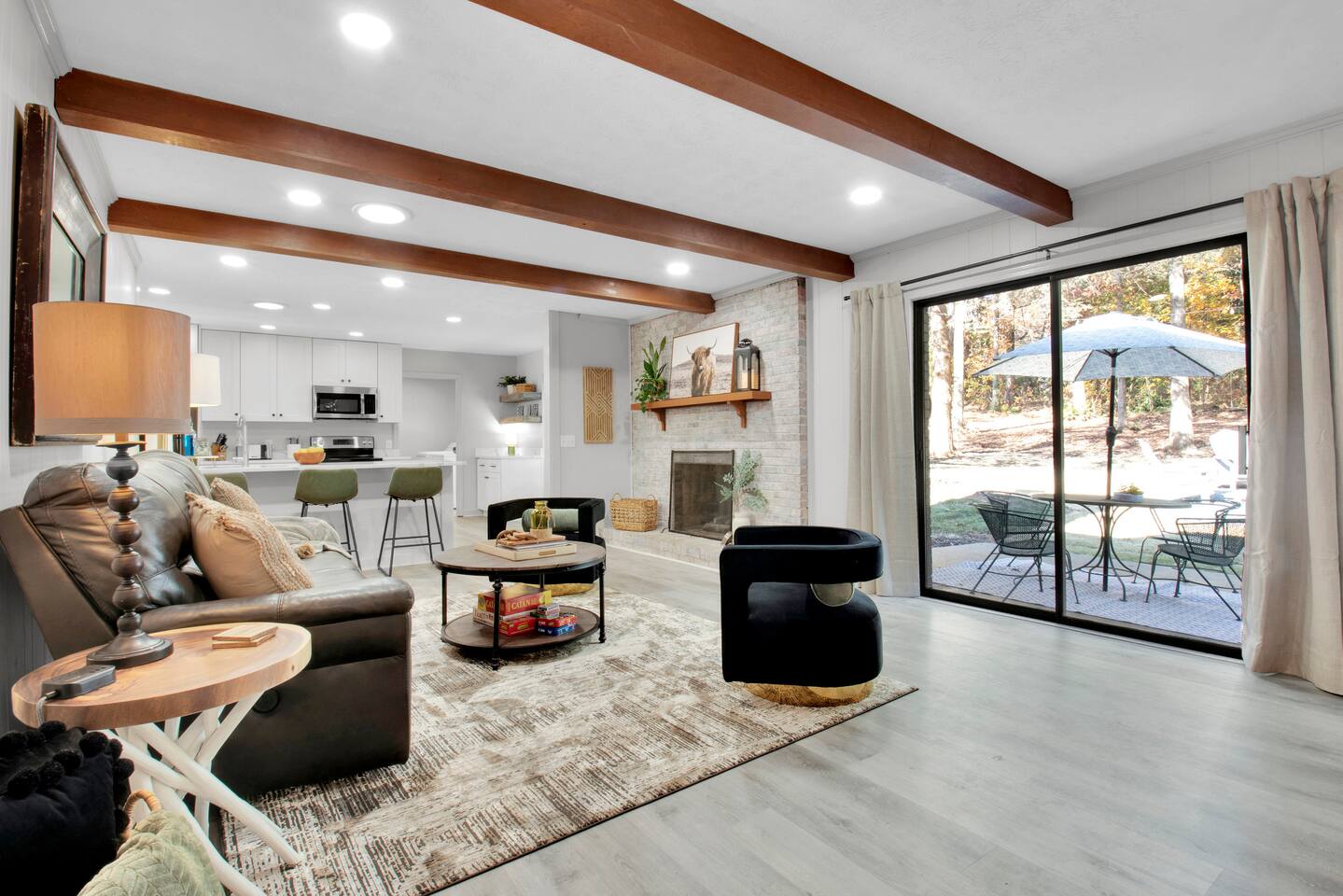 Trails Paris Mtn • King Beds • Ping Pong • Firepit